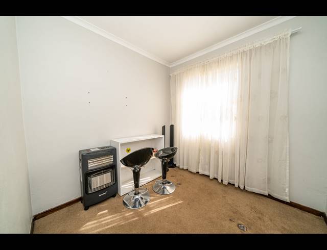 3 BEDROOM FREESTANDING FOR SALE IN HELDERWYK